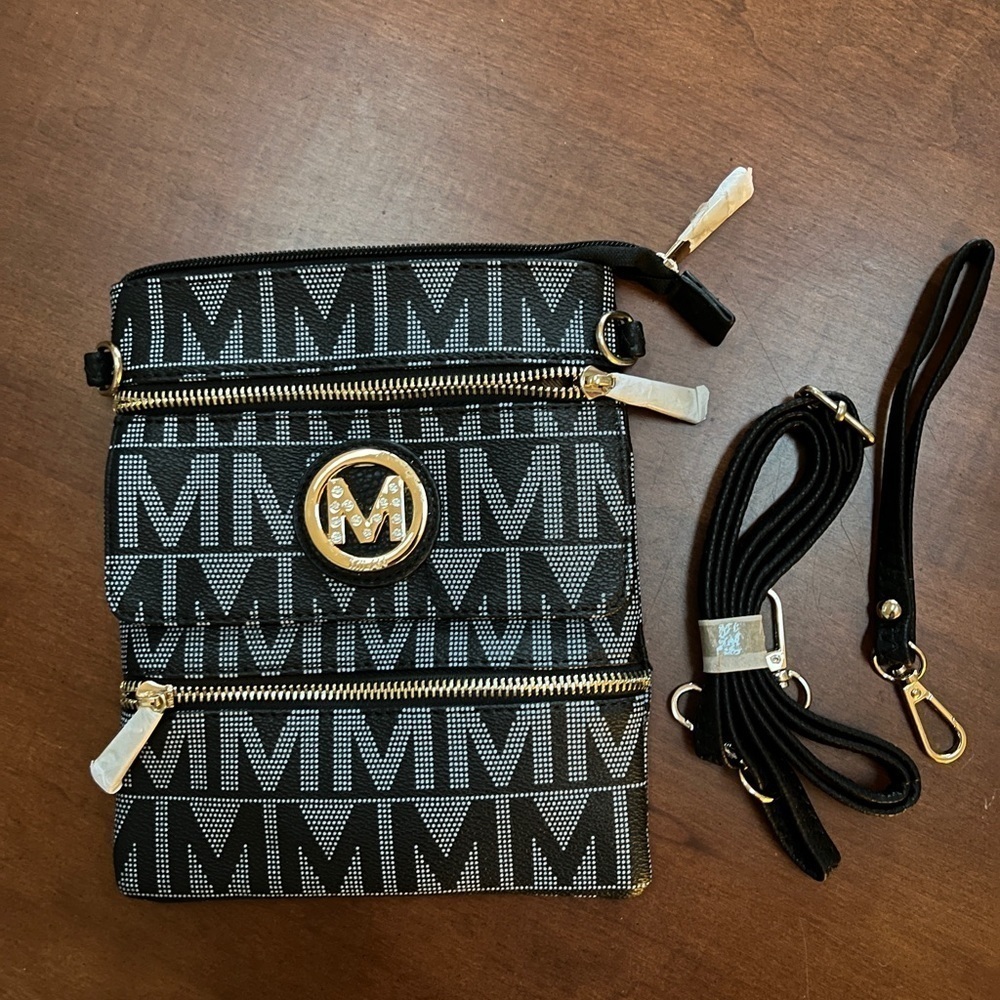 NWOT Milan crossbody purse or clutch, comes with 2 straps